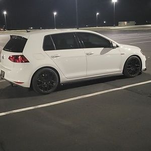 Meet your Posher, Thomas